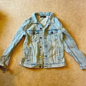 Elwood distressed jean jacket size medium only worn few times years ago